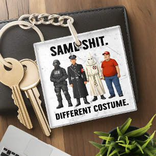 Porte-clefs Même Costume Différent