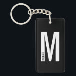 Porte-clefs Monogramme et nom personnalisés gras<br><div class="desc">Conception de monogramme moderne avec lettre de monogramme personnalisée "M" et nom en style de police sans empattement gras moderne. Cadeau idéal pour lui,  cadeau de fête des pères,  cadeau pour garçon d'honneur et plus encore.</div>