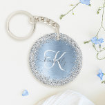 Porte-clefs Parties scintillant en argent brossé bleu Nom du m<br><div class="desc">Personnalisez facilement ce design porte - clé chic et branché,  avec une jolie parties scintillant brillante en argent sur un arrière - plan métallique brossé bleu.</div>