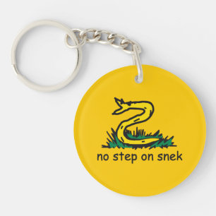 Porte-clefs Pas de pas sur les mèmes de snek parodie de Gadsde