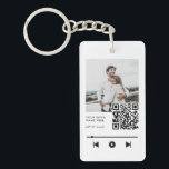 Porte-clefs Photo personnalisée Couple Love Song<br><div class="desc">Personnalisé Couple Photo Love Song Porte - clé. Cadeau romantique personnalisé pour petite amie,  anniversaire ou jour des valentines.</div>