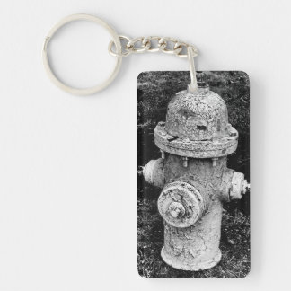 Porte-clefs Photographie d'une vieille borne d'incendie usée e