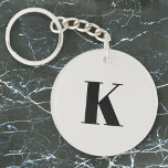 Porte-clefs Première lettre | Monogram Modern Stylish Trendy<br><div class="desc">Simple et élégant porte - clé monogramme de lettre initiale personnalisé dans la typographie minimaliste moderne en noir sur un arrière - plan gris putté. Un cadeau personnalisé parfait ou un accessoire avec une touche personnelle!</div>