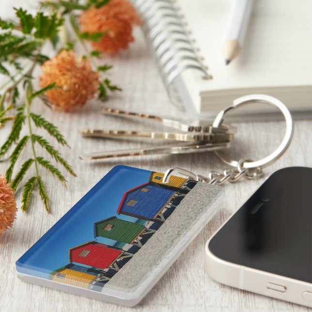 Porte-clefs Rangée de cases de plage aux couleurs vives (Devant droit)