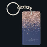 Porte-clefs Rose bleu marine Gold Blush Pink Parties scintilla<br><div class="desc">Rose Gold - Blush Pink et Navy Blue Sparkle Parties scintillant Script Monogramme Nom Porte - clé. Cela rend le cadeau parfait pour 16 ans,  mariage,  douche nuptiale,  anniversaire,  baby shower ou bachelorette pour quelqu'un qui aime le luxe glam et les styles chic.</div>