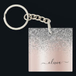 Porte-clefs Rose Gold<br><div class="desc">Or rose - Blush Rose et Argent Faux Foil Parties scintillant étincelante métallique brossé Monogramme de métal Nom Porte - clé. Cela rend le cadeau parfait pour 16 ans,  mariage,  douche nuptiale,  anniversaire,  baby shower ou bachelorette pour quelqu'un qui aime le luxe glam et les styles chic.</div>