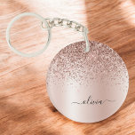 Porte-clefs Rose Gold - Parties scintillant rose pâle Nom du m<br><div class="desc">Rose Gold - Blush Pink Faux Foil Parties scintillant à étincelles métalliques brossé Monogramme en métal Nom Porte - clé. Cela rend le cadeau parfait pour 16 ans,  mariage,  douche nuptiale,  anniversaire,  baby shower ou bachelorette pour quelqu'un qui aime le luxe glam et les styles chic.</div>