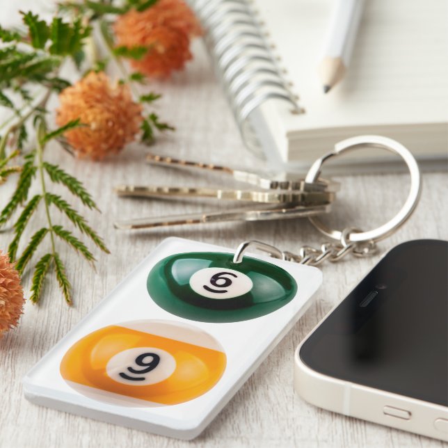 Porte-clefs SlipperyJoe's 69 table de billard dur deux billiar (Devant droit)