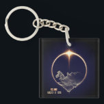 Porte-clefs Total Solar Eclipse 2026 Iceland Diamond Ring<br><div class="desc">Celebrate the astronomical event of the decade with this Total Solar Eclipse August 12, 2026 keychain. The design captures the breathtaking "diamond ring" effect—the spectacular final flash of sunlight before totality—gleaming above a detailed, luminous map of Iceland. Rendered in elegant gold and deep cosmic tones, this high-quality keychain is the...</div>
