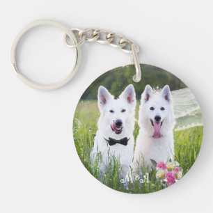 Porte-clefs Un couple romantique de chiens qui se marient