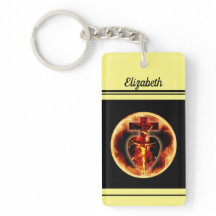 Un prêtre catholique appelle un crucifix