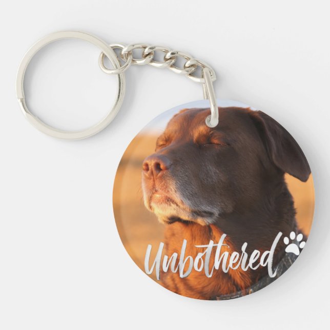 Porte-clefs Unbothered Golden Hour Dog – Premium Minimalist  (Devant)