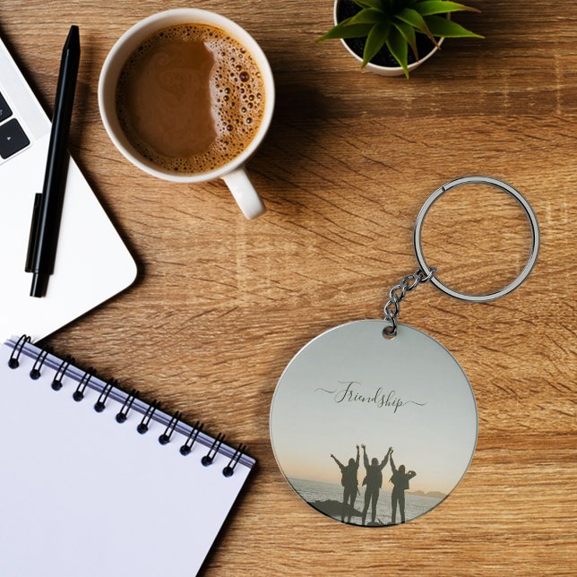 Porte-clés Amis pendant le coucher du soleil porte - clé mono (Friends during sunset monogram keychain)