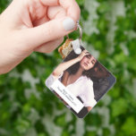 Porte-clés Amour minimaliste moderne Engagé Photo Mariage<br><div class="desc">Moderne minimaliste Joyeux et marié Simple Mariage photo ou porte - clé Fiançailles. Créez vos propres ornements de Noël personnalisés en ajoutant vos photos de mariage à l'avant et à l'arrière, faites votre propre monogramme avec des initiales, écrivez la date, l'année et tout message d'amour. Un modèle élégant avec une...</div>