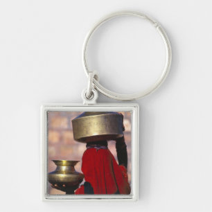 Porte-clés Asie, Inde, Rajasthan. Une femme locale en rouge