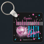 Porte-clés Bachelorette de la discothèque Neon Look 70 Retro<br><div class="desc">Faites un voyage vers les années 70 et la fête dans la nature avec ce boule de disco rétro "Bienvenue" au design "Bachelorette Disco Party" en rose, bleu électrique et incluant texte rose et argent avec des étoiles rose, bleu et argent (pas de papier) - le tout sur un arrière...</div>