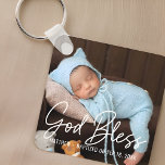 Porte-clés Baptême Dieu Béni Simple Élégant Photo de bébé mod<br><div class="desc">Ce design simple et moderne est composé de typographie serif et ajouter des photos personnalisées,  ajouter le nom du bébé et le mois et l'année du baptême</div>