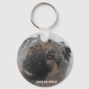 Porte-clés Berger Allemand porte - clé Dans La Neige Souriant