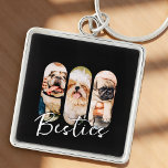 Porte-clés Besties Animal simple moderne Jouer Trois photos<br><div class="desc">Ce design simple et moderne est composé d'une typographie de script simple et moderne. Ajoutez des photos personnalisées de votre animal de compagnie chat,  chien ou oiseaux.</div>