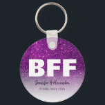 Porte-clés BFF Purple Gold Parties scintillant Personnalisé m<br><div class="desc">BFF Purple Gold Parties scintillant Sparkly Personnalisé Best Friends Modern porte - clé Parfait pour cadeaux d'anniversaire Design chic et élégant pour filles pour besties</div>