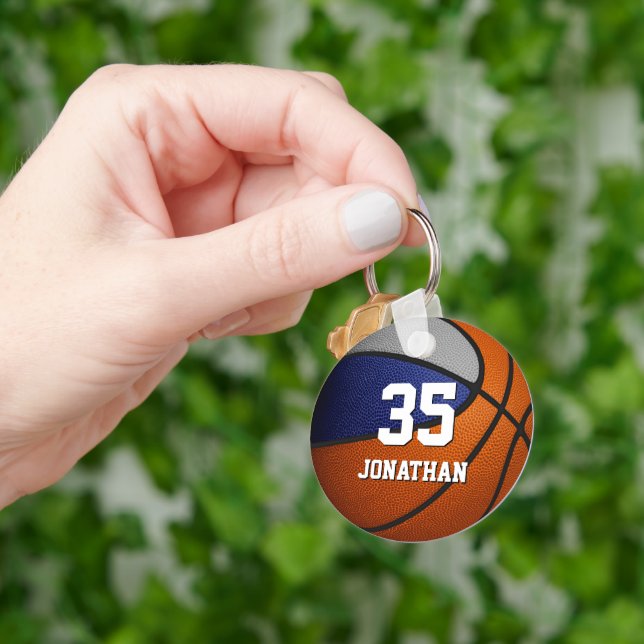Porte-clés bleu gris esprit d'équipe de basket idées cadeaux (main)