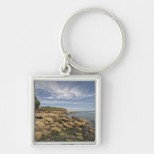 Porte-clés Bord de la mer rocheux avec le déplacement de