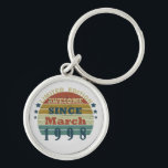 Porte-clés born in march 1998 vintage birthday<br><div class="desc">You can add some originality to your wardrobe with this original 1998 vintage sunset retro-looking birthday design with awesome colors and typography font lettering, is a great gift idea for men, women, husband, wife girlfriend, and a boyfriend who will love this one-of-a-kind artwork. The best amazing and funny holiday present...</div>