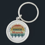 Porte-clés born in march 1998 vintage birthday<br><div class="desc">You can add some originality to your wardrobe with this original 1998 vintage sunset retro-looking birthday design with awesome colors and typography font lettering, is a great gift idea for men, women, husband, wife girlfriend, and a boyfriend who will love this one-of-a-kind artwork. The best amazing and funny holiday present...</div>