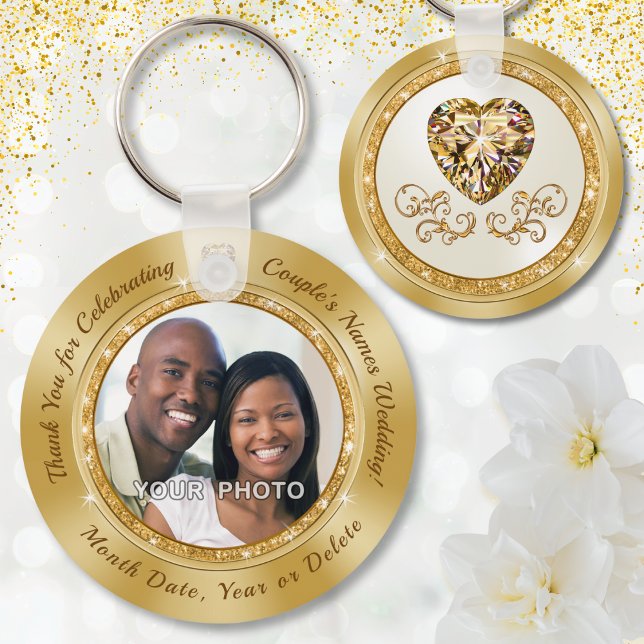 Porte-clés Cadeaux de Merci pour les idées de clients Mariage (Photo Wedding Favors. Personalised Wedding Favours with Couple's Picture. Golden Anniversary Favors.)