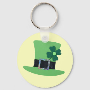 Porte-clés Casquette vert avec trèfle pour la Saint Patrick