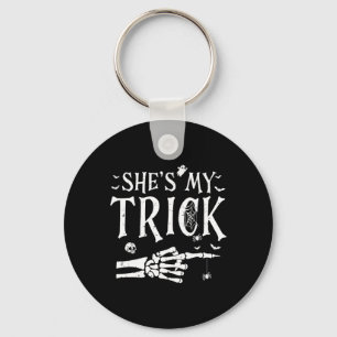 Porte-clés C'est mon costume d'Halloween à la main en squelet