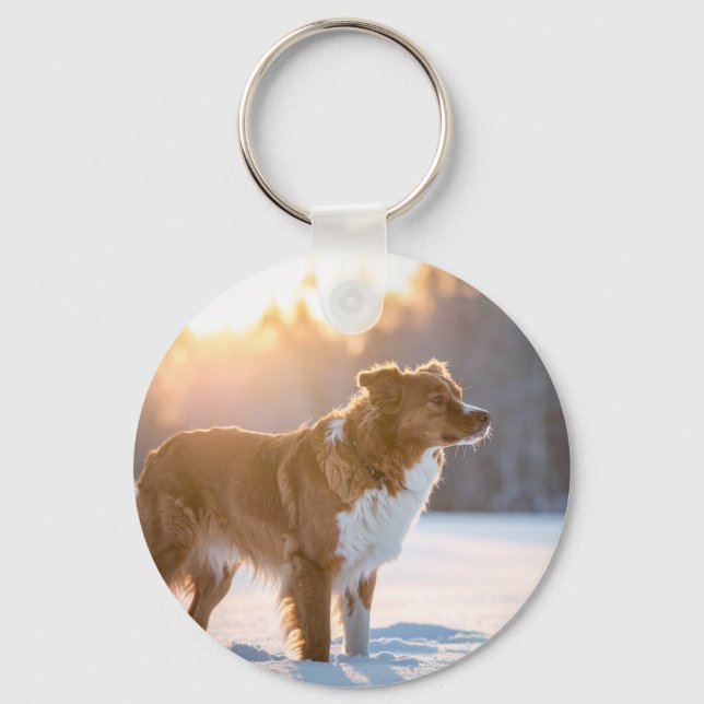 Porte-clés Chien dans la scène hivernale enneigée (Recto)