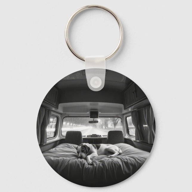 Porte-clés Chien dans le lit d'un camping-car (Recto)