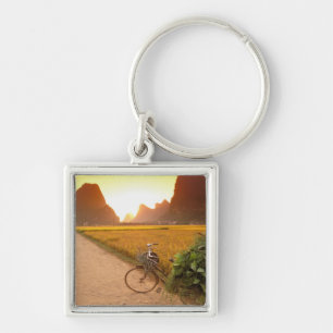 Porte-clés Chine, Guangxi. Yangzhou, Bicyclette à la campagne