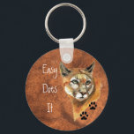 Porte-clés Citation de Cougar, Puma, Lion de montagne "Easy D<br><div class="desc">Idéal si vous aimez les Cougars,  les animaux,  la faune ou la nature ce Cougar,  Puma,  Lion de montagne "Easy Do It" Citation est pour vous.</div>
