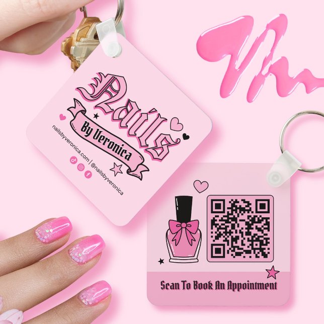 Porte-clés Code QR de lettrage gothique rose et noir pour tec (Pink and Black Gothic Lettering Qr Code Nail Tech Keychain)