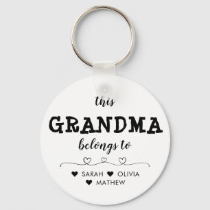Porte-clés Coeur personnalisé Cette grand-mère appartient à