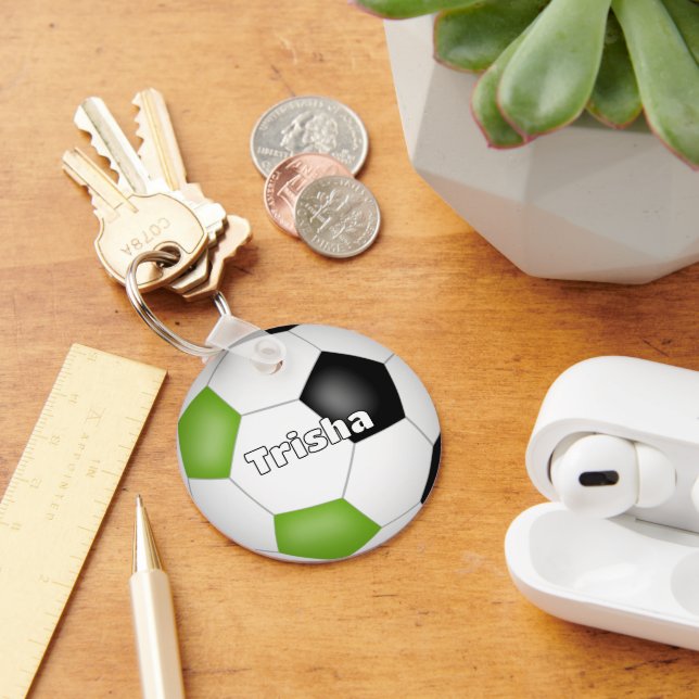 Porte-clés couleur vert vif soccer noir nom personnalisé (Bureau)