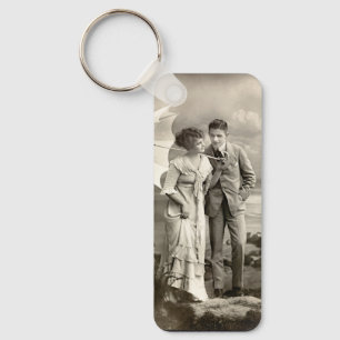 Porte-clés Couple romantique vintage avec parasol