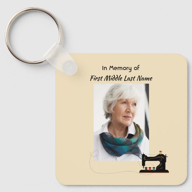 Porte-clés Couturière souvenir chrétien mémorial  (Recto)