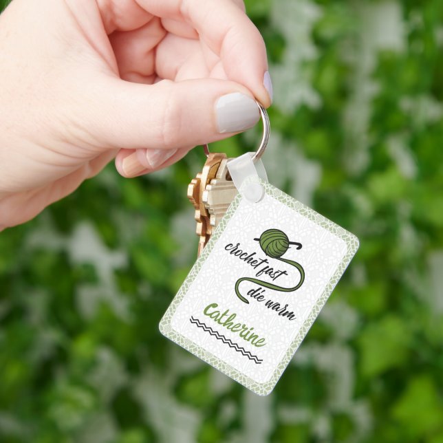 Porte-clés Crochet Vert Olive Fast, Die Chaud (main)