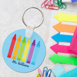 Porte-clés Cute enseignant sur mesure Crayon Retour à l'école<br><div class="desc">Un beau cadeau de la Semaine d'appréciation de l'enseignant ou de la fin de l'année pour un jardin d'enfants à donner à leur enseignant de l'école primaire. Personnalisé avec un nom sous l'arc-en-ciel mignon de crayons. Un porte - clé adorable pour un professeur d'école maternelle.</div>