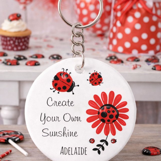 Porte-clés Cute Modern Red Ladybug Personalized Name (Créateur téléchargé)