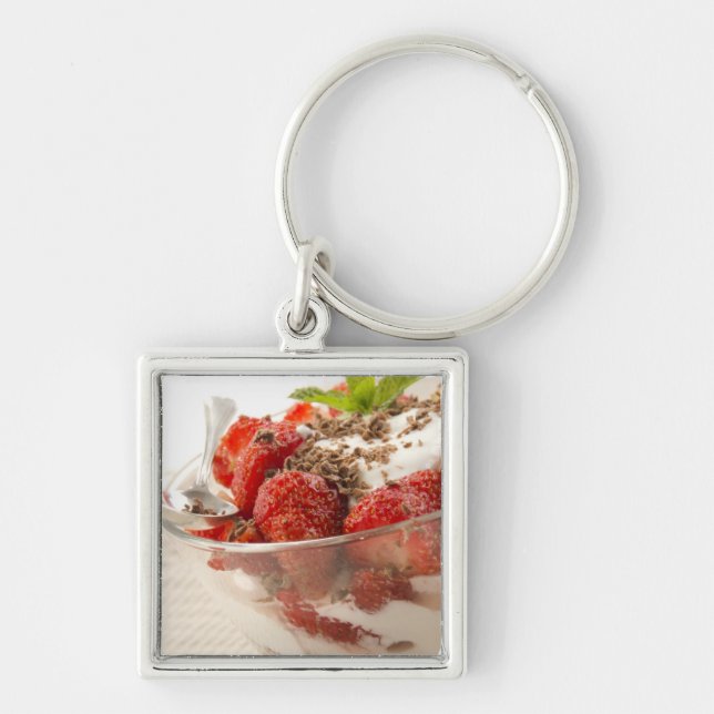 Porte-clés Dessert de fraise avec du yaourt frais (Devant)