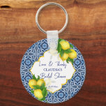 Porte-clés Douche nuptiale privilégie les tuiles bleues citro<br><div class="desc">La douche nuptiale privilégie les tuiles bleues citron Amalfi Positano la douche nuptiale personnalisée faveurs.</div>