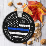 Porte-clés Drapeau de ligne bleue mince Officier de police pe<br><div class="desc">Service Honneur Respect intégrité. Porte - clé personnalisé de la Ligne Bleue Mince pour les policiers et les forces de l'ordre. Personnalisez avec le numéro d'insigne de l'officier. Ce porte - clé de police personnalisé est parfait pour les cadeaux d'obtention de diplômes d'académie de police à des officiers nouvellement diplômés,...</div>
