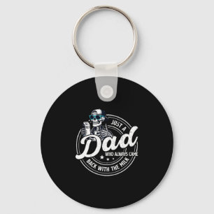 Porte-clés Drôle Juste Un Papa Qui Revient Toujours Avec Le L