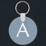 Porte-clés Dusty Blue minimaliste moderne Monogramme élégant<br><div class="desc">Découvrez notre Dusty Blue Minimalist Modern Monogram Elegant Collection : Elevez votre style avec une sophistication sobre et un charme intemporel. Notre collection présente des motifs minimalistes dans une teinte bleu roux apaisante, rehaussée d'élégants monogrammes adaptés à votre goût personnel. De la papeterie raffinée aux accessoires polyvalents, chaque pièce de...</div>