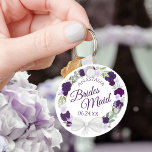 Porte-clés Élégant Mariage floral violet Bridesmaid<br><div class="desc">Ces porte - clés sont conçus pour donner comme faveurs aux serveuses d'honneur à votre mariage. Elles sont décorées d'une aquarelle rustique peinte à la main avec une couronne de roses et de fleurs dans les tons violet, prune, violet et lavande. Le texte est écrit en lettres de script élégantes,...</div>