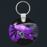 PORTE-CLÉS ÉLÉGANT PEACOCK EN PURPLE ET NOIR<br><div class="desc">Design numérique par Bulgan Lumini. Partie de la nouvelle collection ARCADIA.</div>